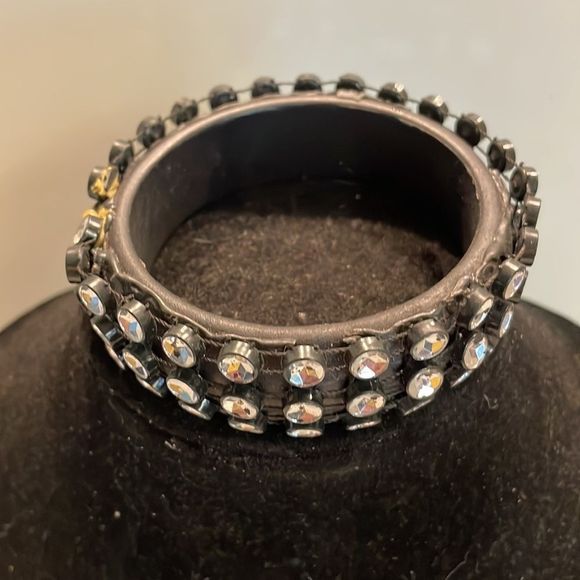 8” Retro 1990s black leather cuff bracelet & 78 bezel set studded crystals - Picture 3 of 9